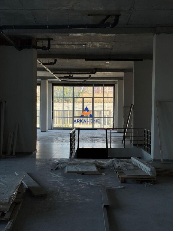 BUSINESS PREMISES FOR RENT 550M2 "NEW BOULEVARD" 4000 EURO