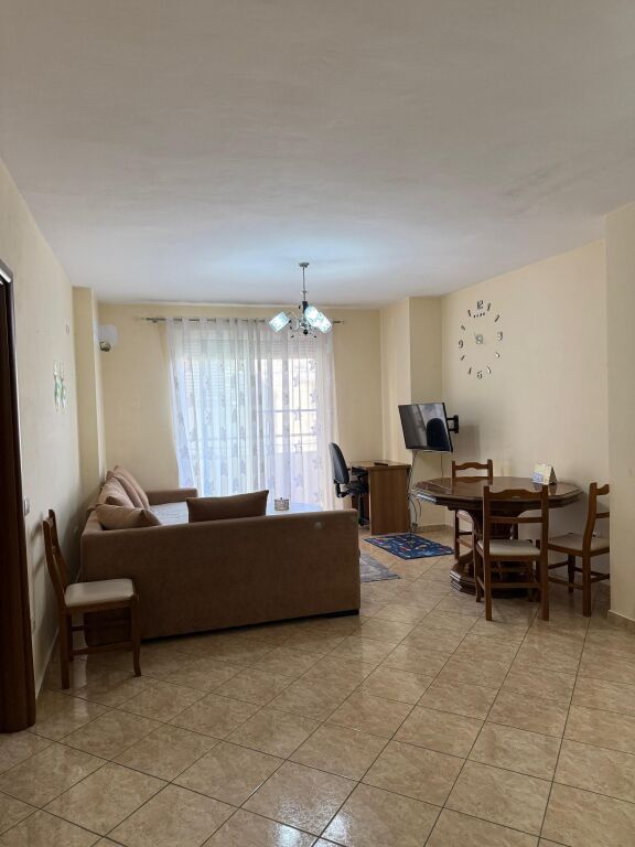 Apartament 1+1 për qira – Stacioni i Trenit, Durrës