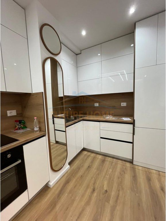 Rent, Apartment 2+1+Parking Space, Kadiu Complex, Tirana.