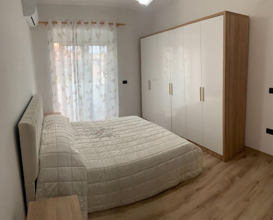 Jepet apartament me qera 1+1