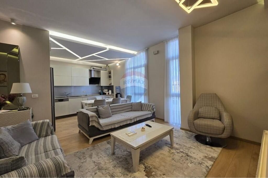 Apartament 2+1 në shitje te Kmuna e Parisit !