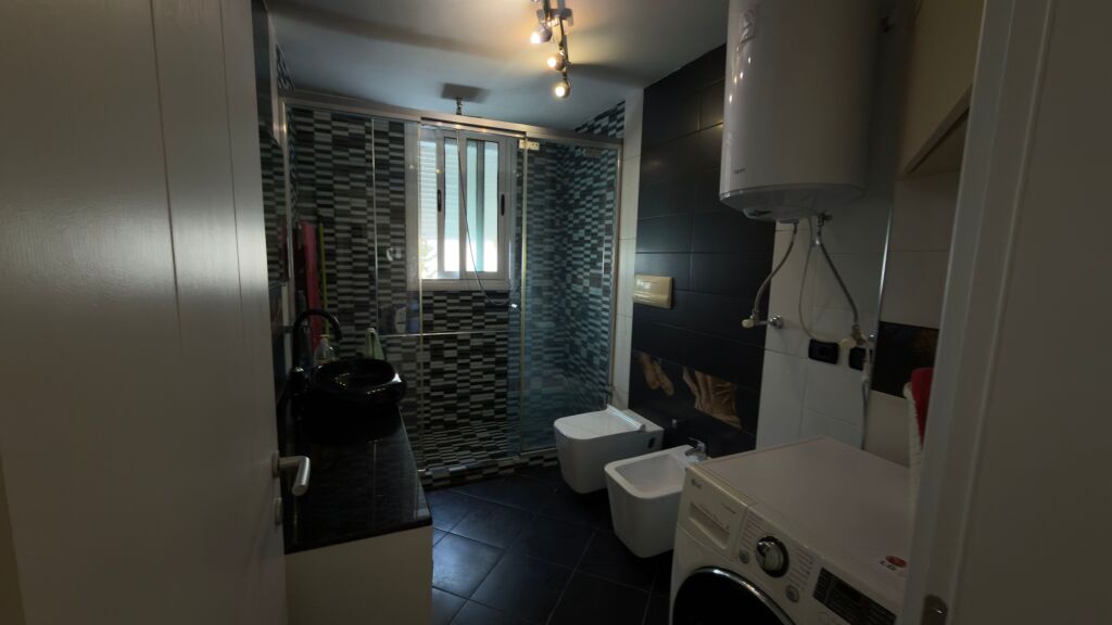 Apartament 2+1 per qira, Komuna e Parisit