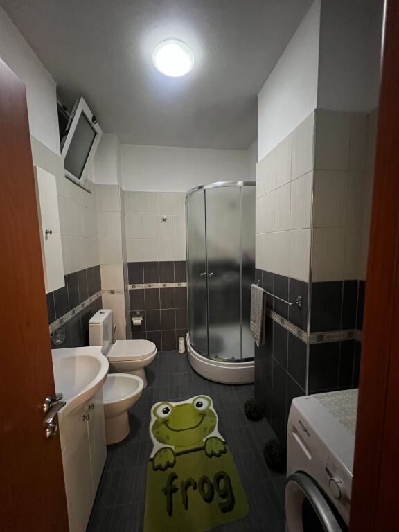 In vendita 1+1, Astir, Vicino al Rrethit, Completamente arredato