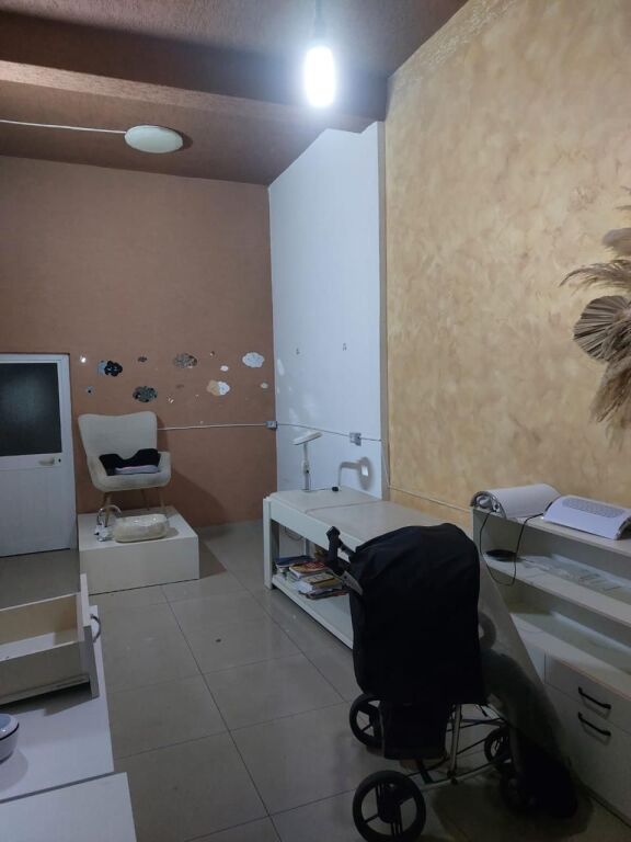 Jepet Ambient Biznesi me Qira ne Qender- Durres