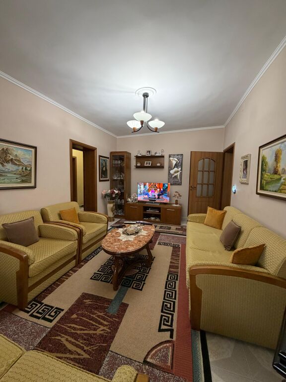 Appartamento 3+1+2 bagni in vendita in Via Durazzo