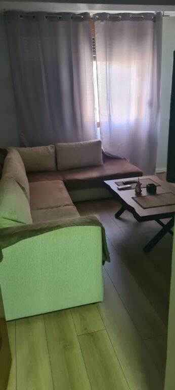 Affittasi Appartamento 1+1+1 Balcone