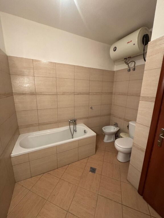 Apartament 1+1 në Sarandë, 55 m², pamje nga deti, gati për banim