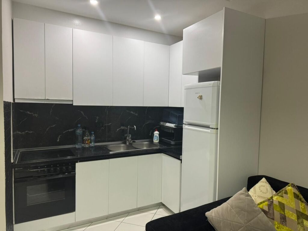 Jepet me qira 1+1 në Astir