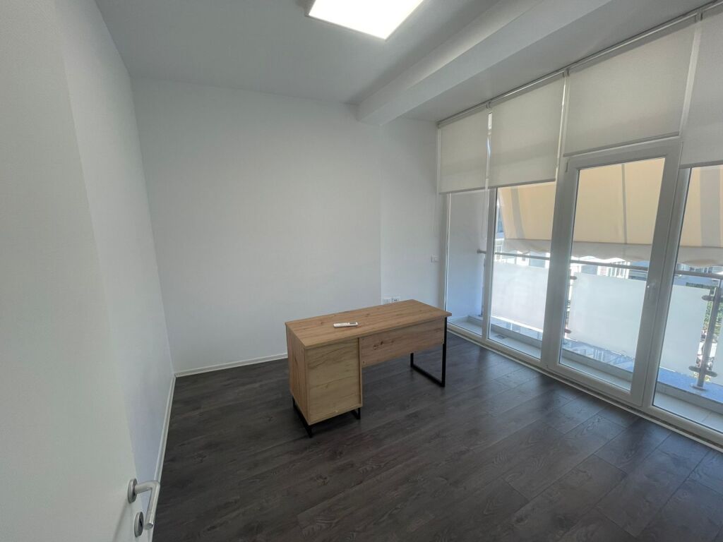 Jepet Ambient me Qera per Zyra