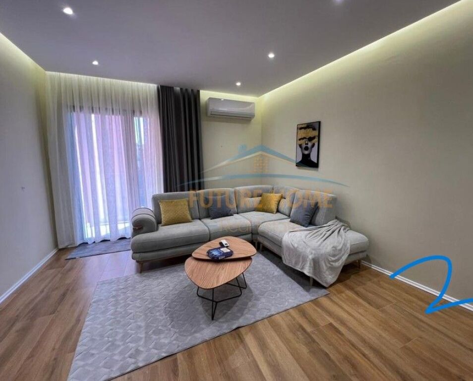 Qera, Apartament 1+1, Galeria Roma, Rruga e Kavajes
