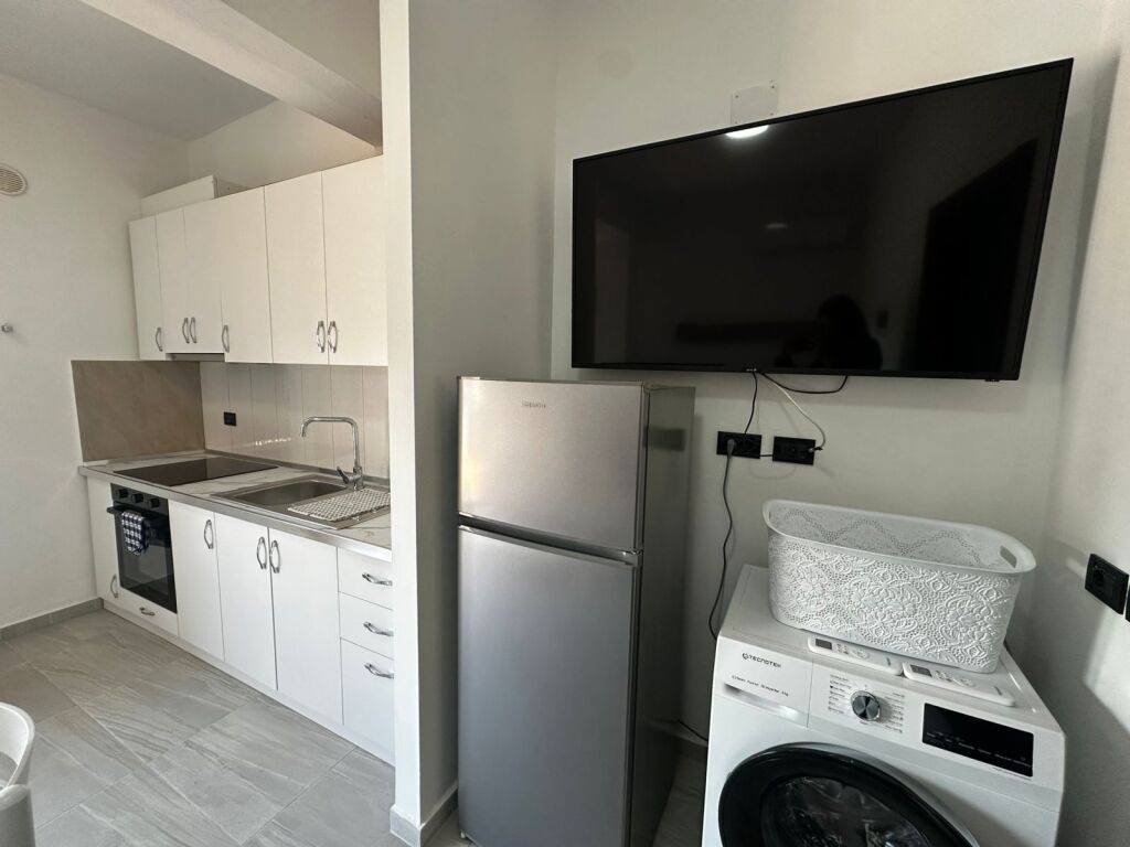 🏡 Shtëpi Private 1+1 me Qira – Çole e Re, Vlorë