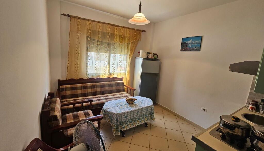 1+1 62m2 in Golem 74,400 Euro