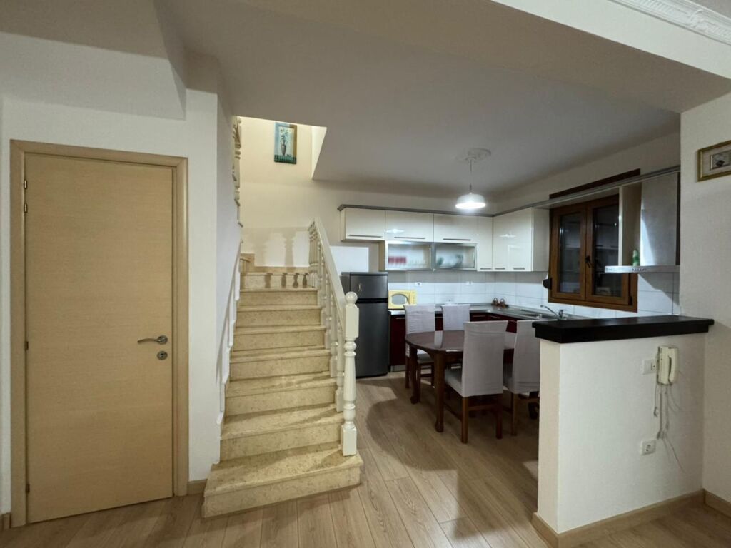 Vilë pëprivate për qira në Ali Dem