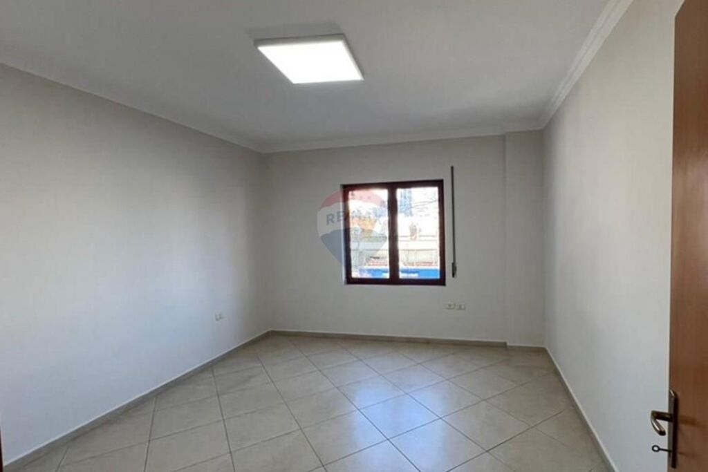 Office space for rent on Kavaja Street