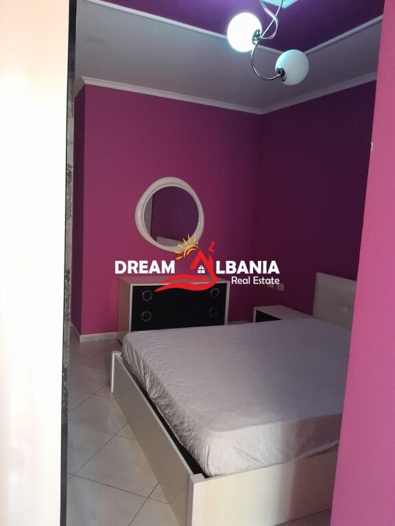 Jepet Apartament 2+1 ne zonen e Yzberishtit prane Rruges 3 Deshmoret  ( ID 42215493 )