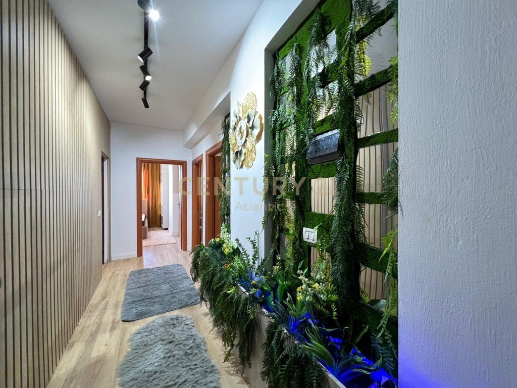 JEPET ME QERA APARTAMENT 2+1 I MOBILUAR NE PLAZH HEKURUDHA DURRES !