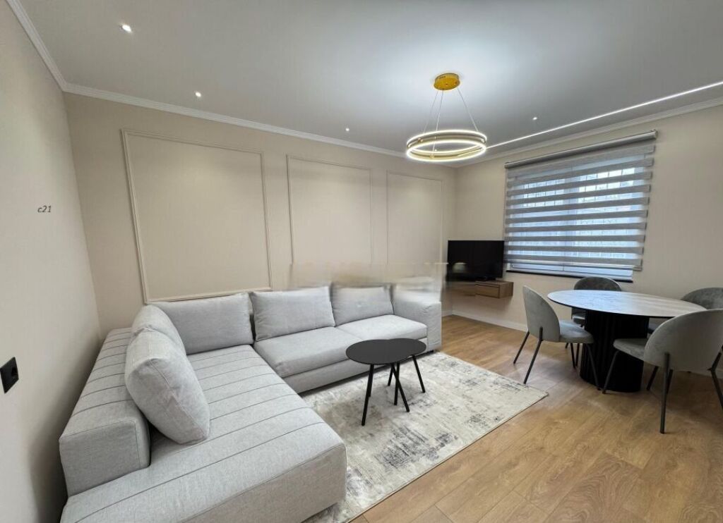 2+1 78m2 kati 1 Xhamlliku