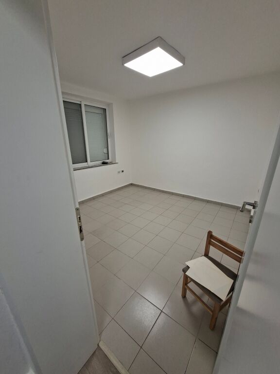 AMBIENT PER ZYRE PRANE URES VASIL SHANTO 650 €