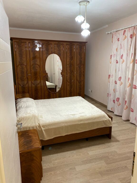 🏡 SHITET APARTAMENT 2+1 – RRUGA E DURRËSIT, PRANË QENDRËS