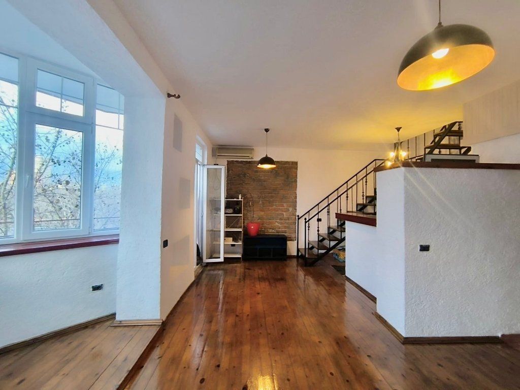 Duplex 2+1+2 for rent in the Ish Blloku area, at Pallatet Agimi, in Tirana.