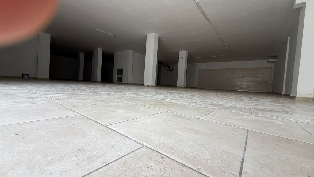 Commercial space for rent at Brryli!