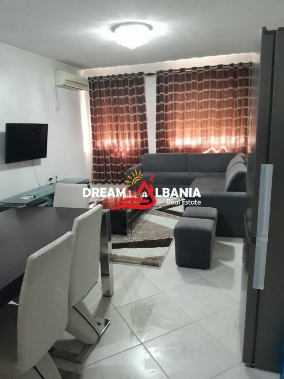 Jepet Apartament 2+1 ne zonen e Yzberishtit prane Rruges 3 Deshmoret  ( ID 42215493 )