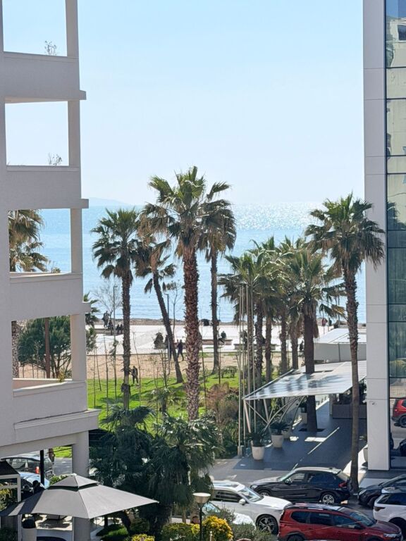 JEPET ME QERA APARTAMENT 2+1 PRANE HOTEL ARVI VOLLGA, DURRES