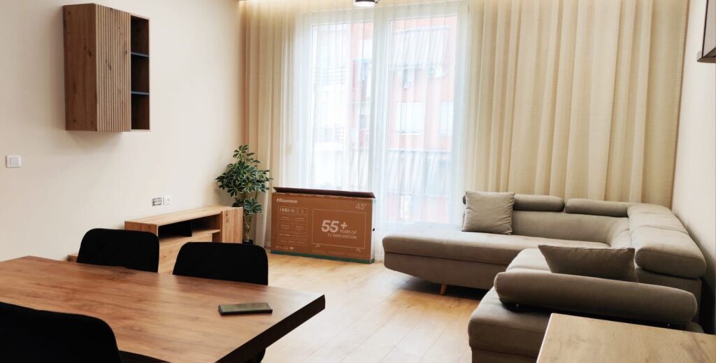 For rent 1+1 Petrela St. Train Station 700 thousand lek