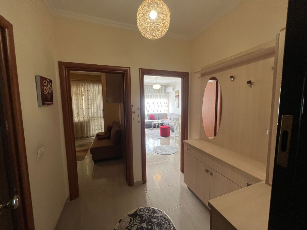 In vendita 1+1, Astir, Vicino al Rrethit, Completamente arredato