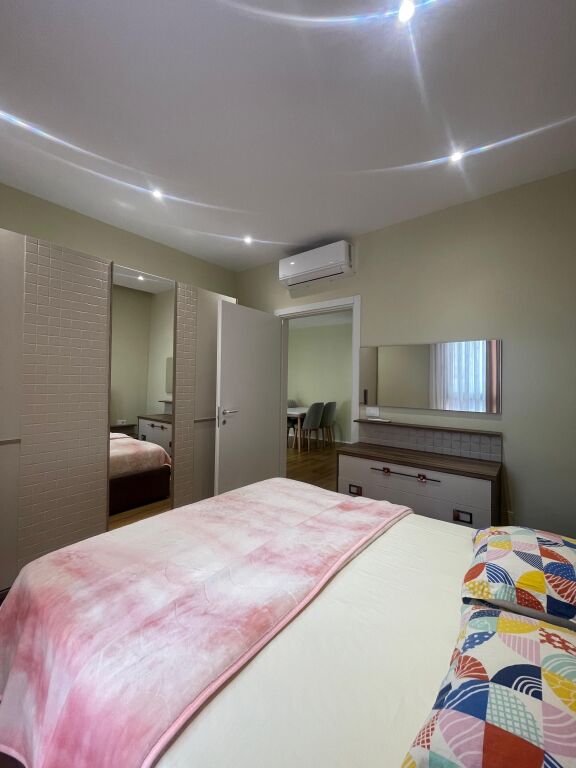 APARTAMENT 1+1 NE SHITJE - TEK GALERIA ROMA