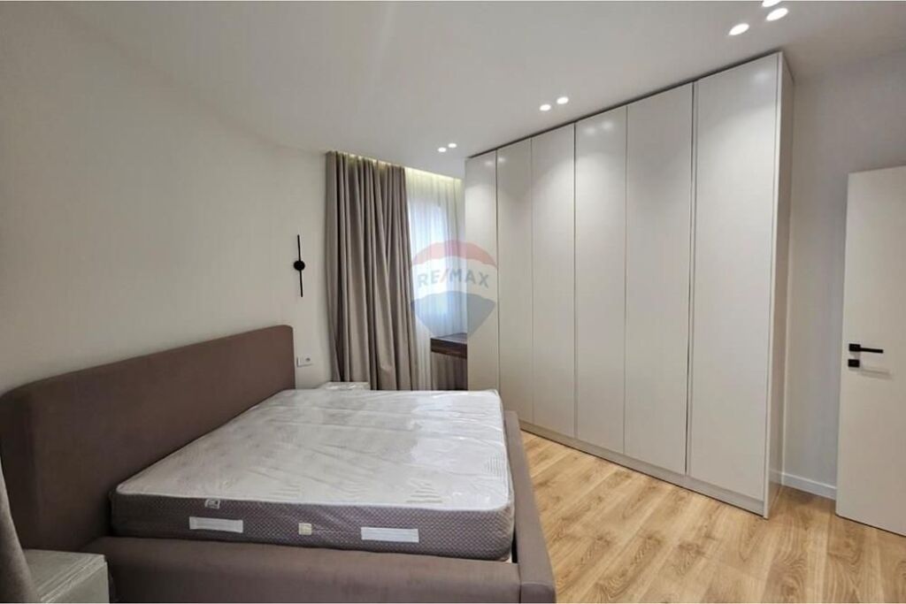 Apartment - For Rent - Dry Lake, Tirana