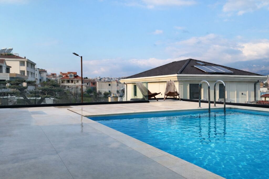 VILË ME QIRA NË PASKUQAN – 3,200€ / MUAJ