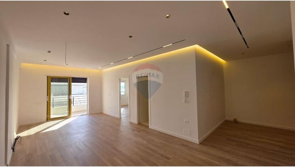 🌊 Apartment 2+1+2 for Sale – Lungomare, Vlora