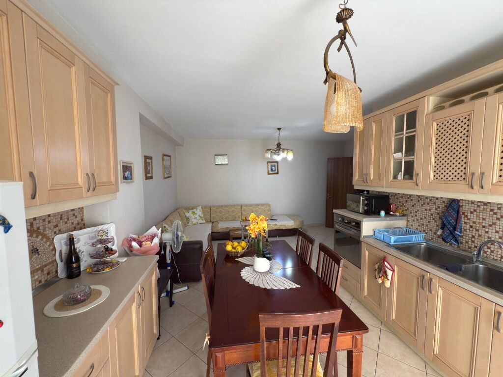 🏠 𝐒𝐇𝐈𝐓𝐄𝐓 – 𝐀𝐩𝐚𝐫𝐭𝐚𝐦𝐞𝐧𝐭 2+1 | 𝐏𝐫𝐚𝐧ë 𝐒𝐡𝐤𝐨𝐥𝐥ë𝐬 “𝐌𝐢𝐡𝐚𝐥 𝐆𝐫𝐚𝐦𝐞𝐧𝐨”