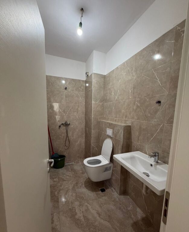 Jepet Me Qera Apartament 2+1+2 Tualete +1 Ballkon