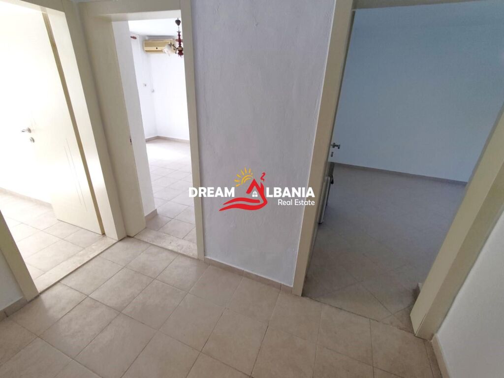 Jepet Ambjent Biznesi ne zonen e 21 Dhjetorit prane Bar Gravity ( ID 42611408 )