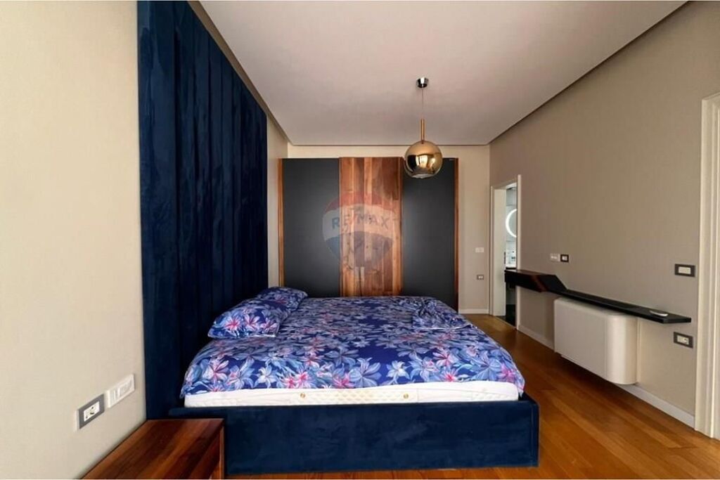 Apartament - Për Qira - Kopshti Botanik, Tiranë