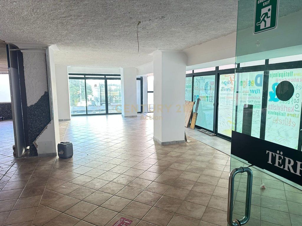 Mundësi Ekskluzive Biznesi – Ambient 250m² në Shëtitoren "Vollga", Durrës