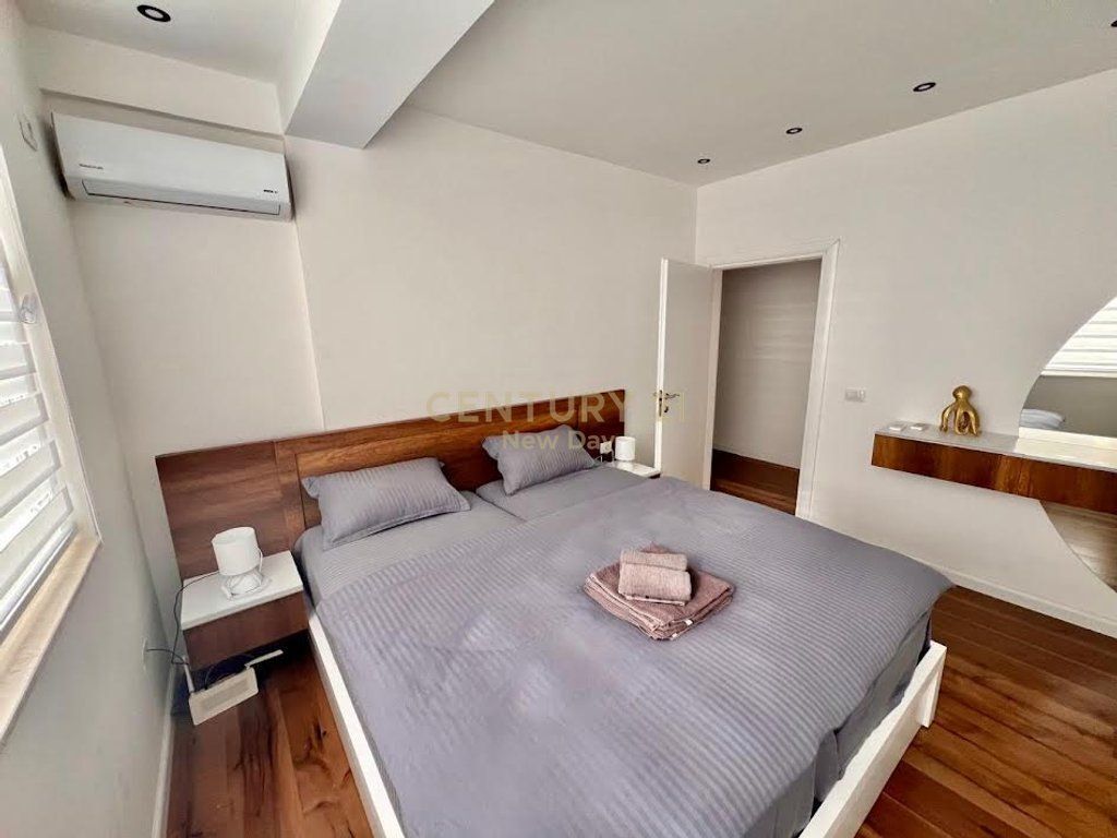 VENDESI 2+1 CON VISTA MARE SULLA SPIAGGIA