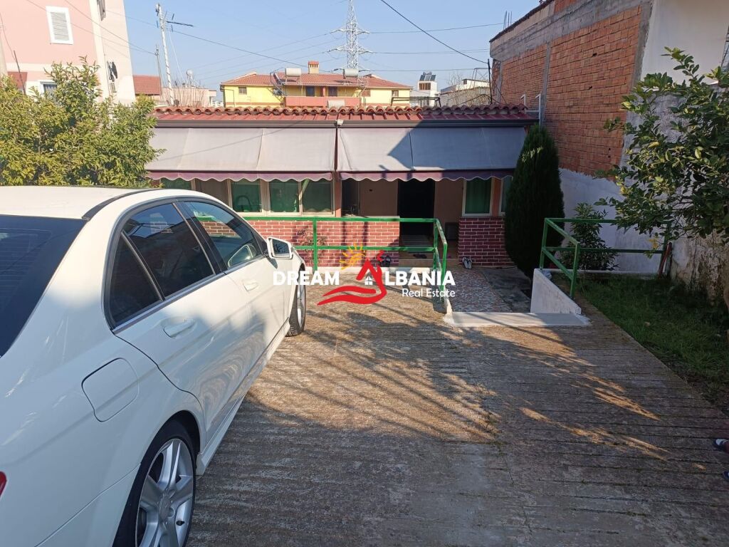 Shtepi Private ne shitje ne Rrugen “Jordan Misja” prane shinave te Trenit ” ne Tirane (ID 4141041)
