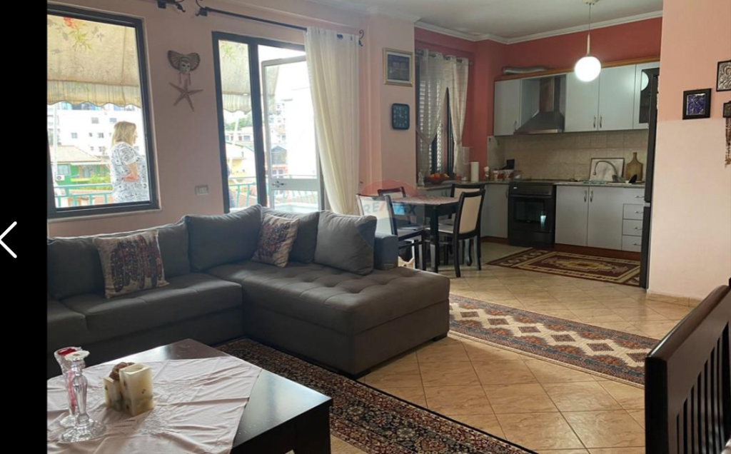 Appartamento in vendita 3+1+2+2 balconi vicino al Mercato Elettrico