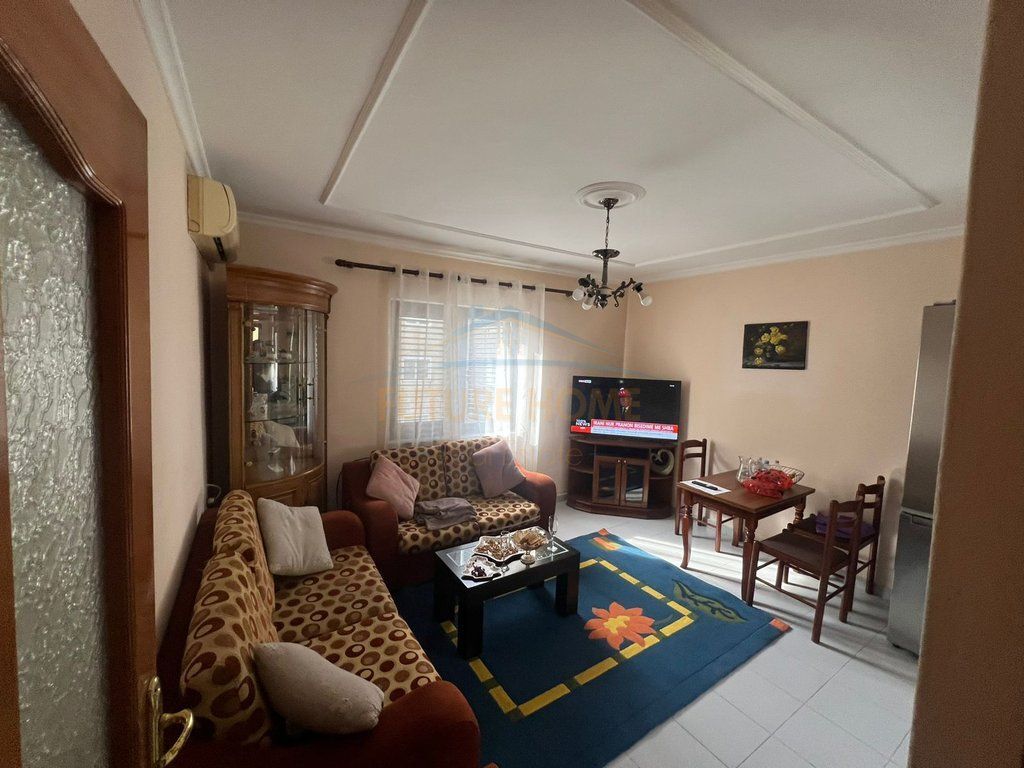 Qera, Apartament 2+1, Pazari i Ri, Tiranë.