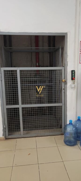 WAREHOUSE 900 M2 FOR RENT IN KOMBINAT 2,850 EURO