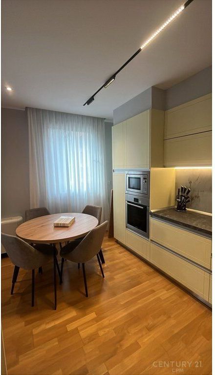 Apartament 3+1+2 Me Qira tek NOBIS, Liqeni i Tiranës