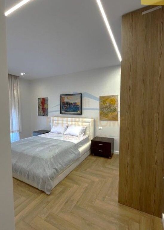 Affitto, Appartamento 2+1+Posto Auto, Mercato Nuovo, Tirana