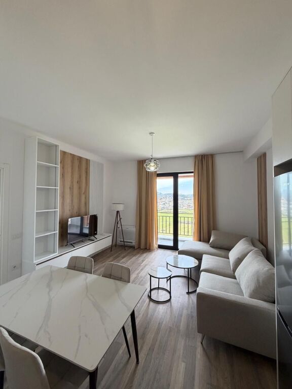 Apartament me qera 1+1