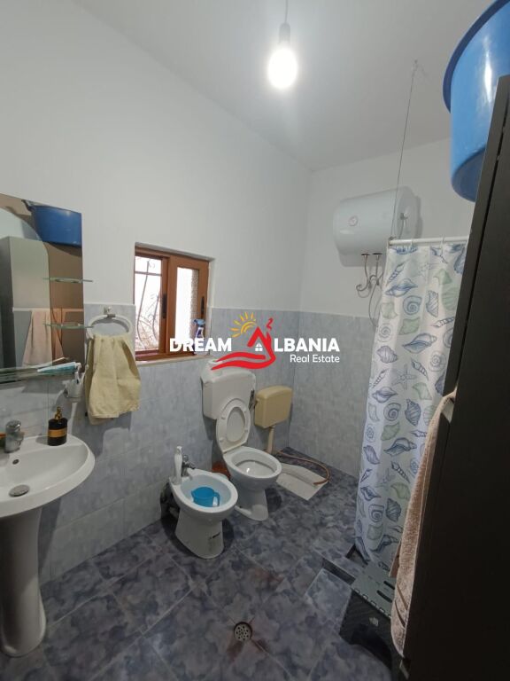 Shtepi Private ne shitje ne Rrugen “Jordan Misja” prane shinave te Trenit ” ne Tirane (ID 4141041)
