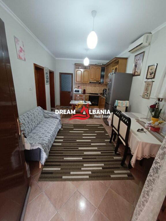 Shtepi Private ne shitje ne Rrugen “Jordan Misja” prane shinave te Trenit ” ne Tirane (ID 4141041)