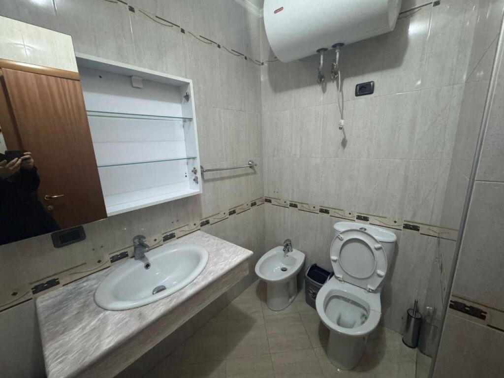Apartament me qera - Qender