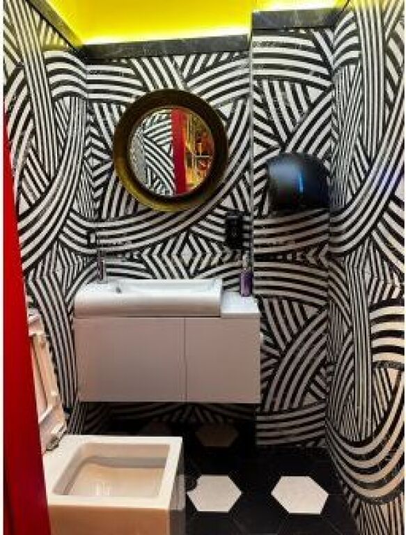 Premises for rent near the Tirana Court 750 Euro